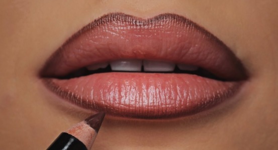 lip liner φωτογραφία