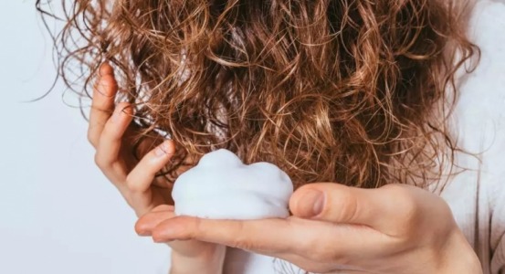φωτογραφία για αφρός μαλλιών αφρός μαλλιών φωτογραφία